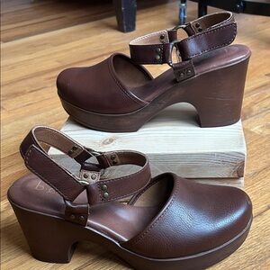 B.O.C Brown Leather Women's Platform Sandals 8